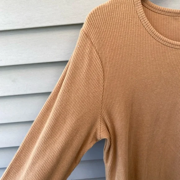 BNWT Old Navy Women's Long Sleeve Ribbed Tee - Tan - Picture 6 of 8